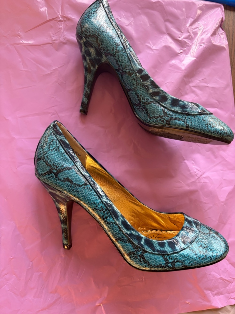 Naughty Monkey heels, sz 9.5, 4” heel, Turquoise Snake print